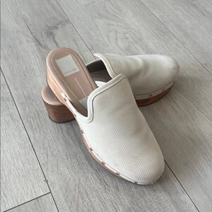 Dolce Vita Women's Cream Slip-On Mules